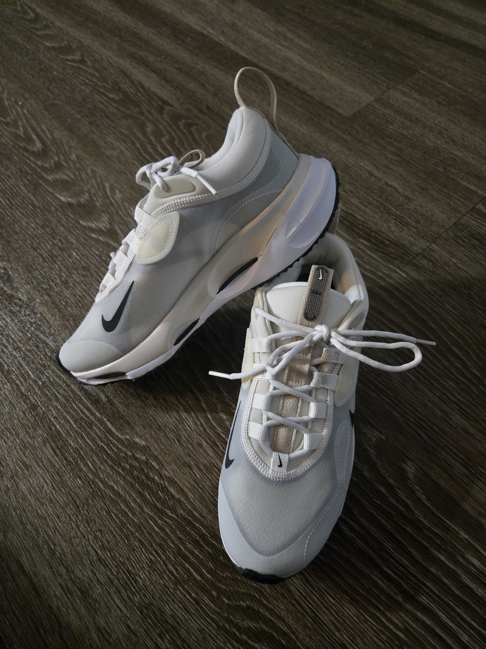 Nike Women's White and Light Gray Mesh Sneakers